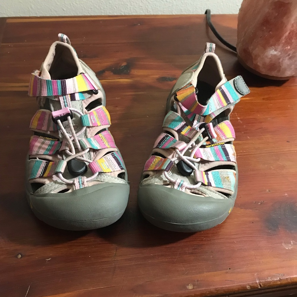 Keen Sandals girl size 3 or 22 cm